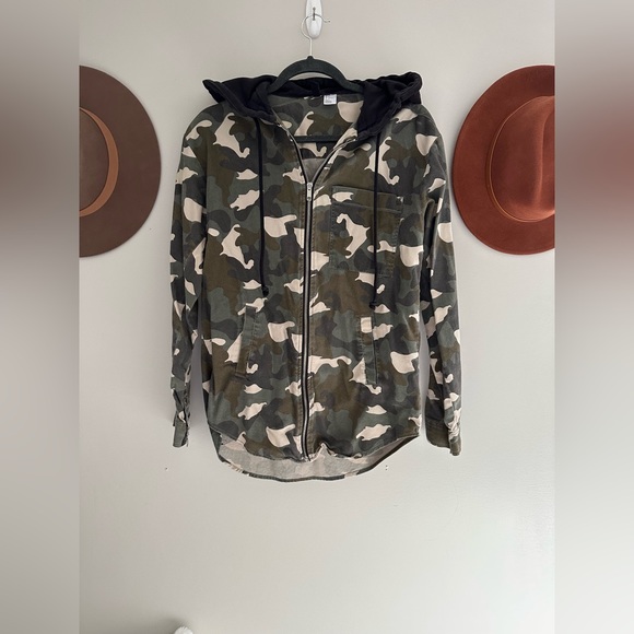 • H & M Cami zip up. - Picture 4 of 8